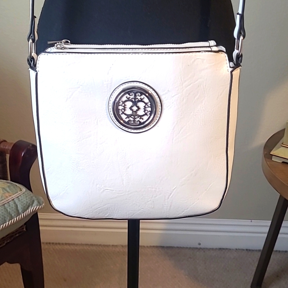 Sam & Hadley White shoulder bag. Absolutely gorgeous.